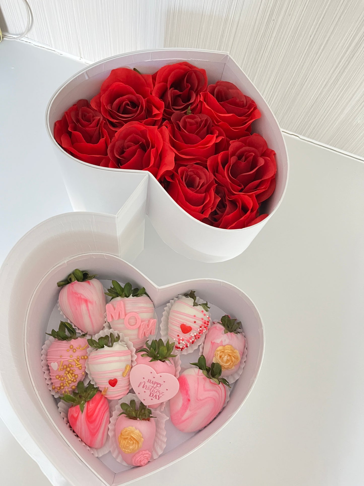Flower Heart Chocolate Covered Strawberry Box|Mother's Day Collection